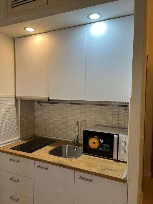 Amazing Apt 1 Hab Para 4Pax En La Plaza De Chueca Madrid Exterior photo